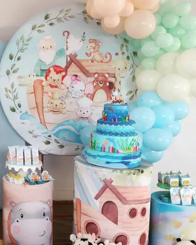 ARCA DE NOE: painel em aquarela com animais, arco-iris, hipopotamo e leao de pelucia. Festa realizada no Espaço Comemora em 2023