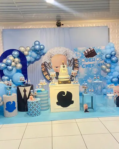 PODEROSO CHEFINHO (Boss Baby): claquete, terno, azul e prata. Festa realizada no Espaço Comemora em 2024