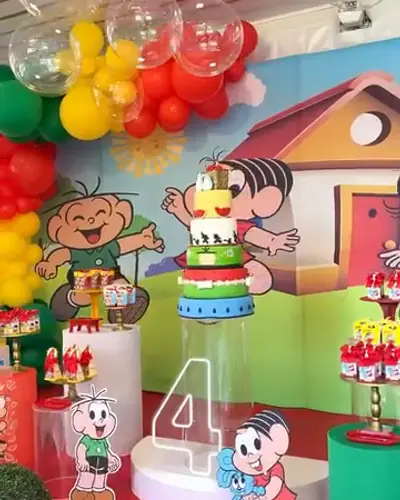 4 aninhos da Maria Isis; Turma da Monica, vermelho/verde/amarelo, neon 4. Festa realizada no Espaço Comemora em 2025