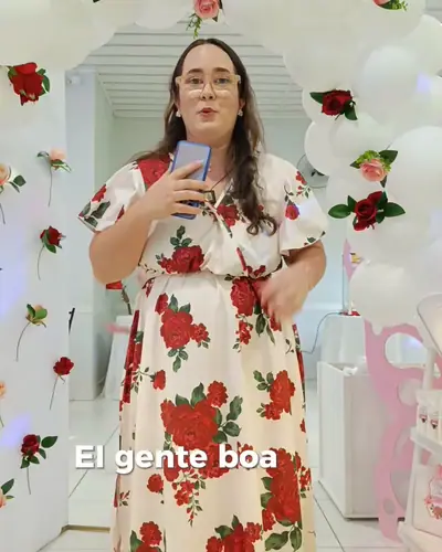 tema Jardim do Ceu, 1 aninho; rosas vermelhas, arco branco. Festa realizada no Espaço Comemora em 2025