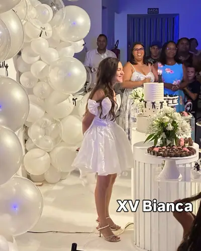 *(a descrever)*. Festa de 15 anos realizada no Espaço Comemora em 2026